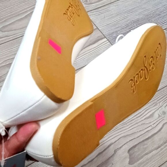 (41-3837) 🔥3/$20🔥 Cat & Jack Shoes Sz 4 - Picture 7 of 8